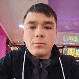  Артём