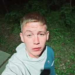  Анатолий