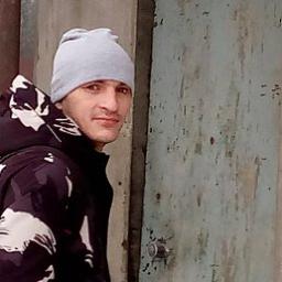  Анатолий
