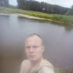  Денис