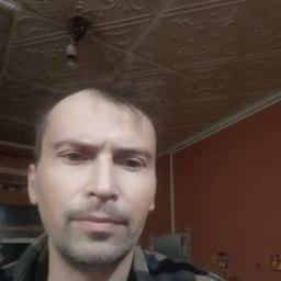  Артём