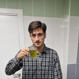  Адил
