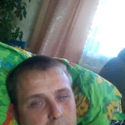  Денис