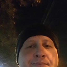  Артём