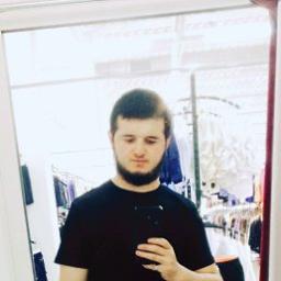  Али