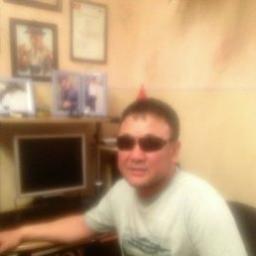  Данияр