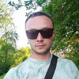  Артём
