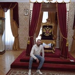  Артем