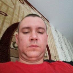  Артём