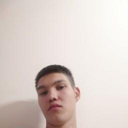  Артём