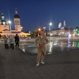  Данияр