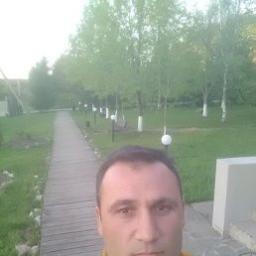  Артём