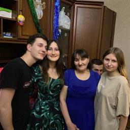  Анна