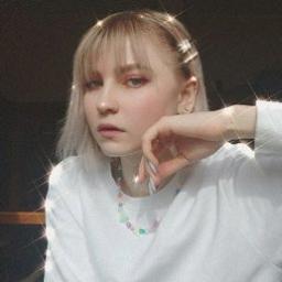  Аня