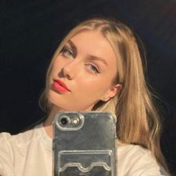  Полина