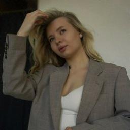  Анна