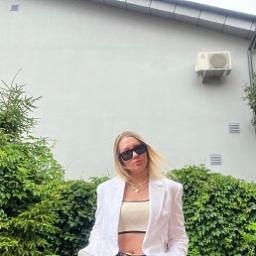  Алина