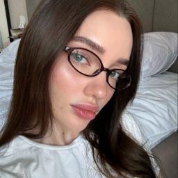  Алина
