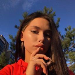  Полина