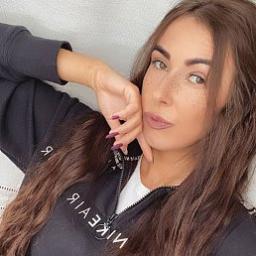  Anna