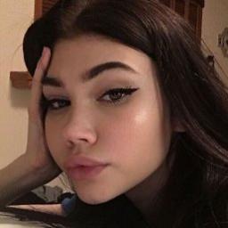  Аня
