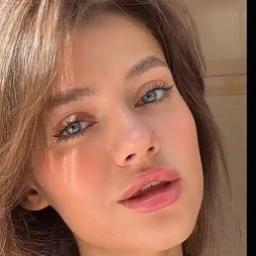  Алина