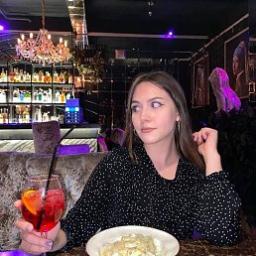  Полина