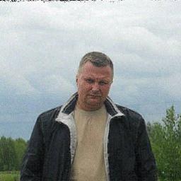  Денис