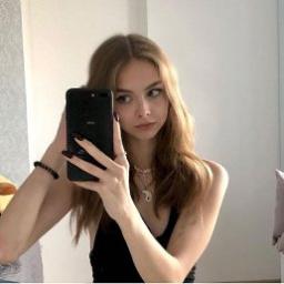  Полина