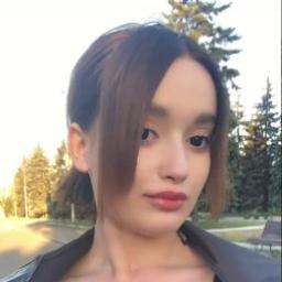  Аня