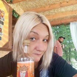  Liliya