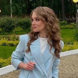  Полина