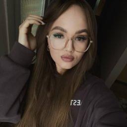  Алина