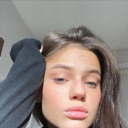  Алина