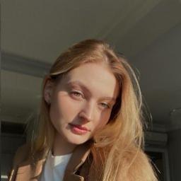  Аня