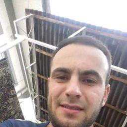  Артём