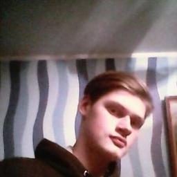 Артём